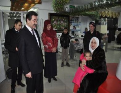 Hayırsever İş Kadını Melek İpek’ten Paylaşım Noktasına Destek