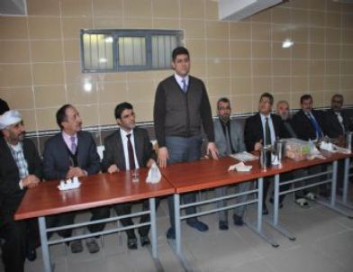 Şemdinli İlçe Müftüsü İçin Veda Yemeği