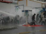 POLİS MÜDAHALESİ - İstanbul Emniyeti önünde bombalar patladı