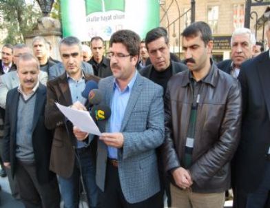 Öğretmenlerden 'Kravat Çıkarma' Eylemi