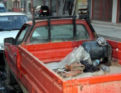 Pikap Kasasındaki Lpg Deposu Görünleri Şaşırtıyor