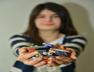 Atık Pil Toplayana LCD Televizyon