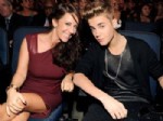 KÜRTAJ - Bieber'in Annesi Film Yapımcısı Oldu