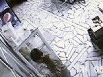 Hırsızın kahvaltı keyfi kamerada