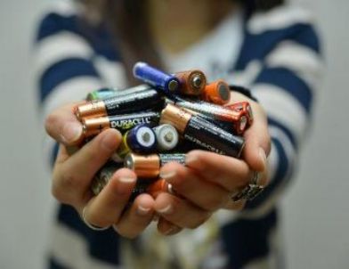 İzmir'de Atık Pil Toplama Kampanyası Başladı