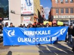Kırıkkale'de Gençlerden Bayrak ve Pankartlı Yürüyüş