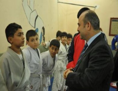 Siirt'de 'bir Çocuk Bir Gelecek” Projesi İle Judocuların Yüzü Güldü