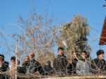 BEŞAR ESAD - Sınırın Sıfır Noktasında Yaşayanlar Tedirgin