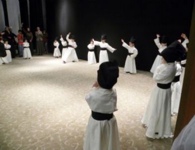 Minik Semazenlerin Gösterisi Büyük Beğeni Aldı