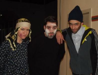 Sınav Stresini Tiyatro ve Mizek Dinletisi İle Attılar