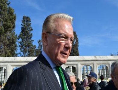 Toktamış Ateş'in Cenazesi Farklı Renkleri Buluşturdu