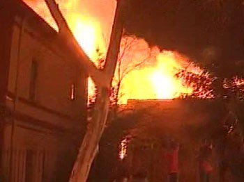 G.Saray Üniversitesi'nde yangın.. İlk şüphe elektrik kontağı