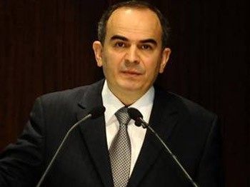 Gözler Merkez Bankası'nda