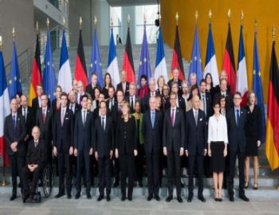 Merkel - Hollande Berlin’de Avrupa’nın Ekonomisini Konuştu