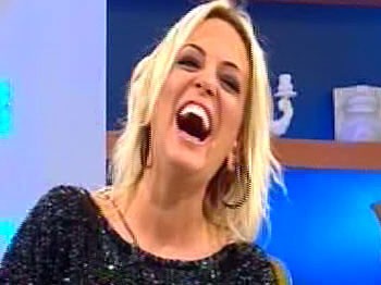 Saba Tümer gülme krizine girdi