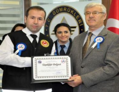 26 Ocak Dünya Gümrük Günü’nde 26 Personele Teşekkür Plaketi