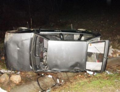 Gölbaşı- Gaziantep Karayolunda Kaza: 5 Yaralı