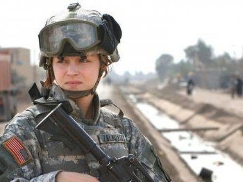 Kadın askerler de artık çatışmaya girecek