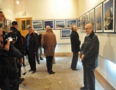 Sergilediği Fotoğrafları Onkoloji ve Hematoloji Servisine Bağışladı