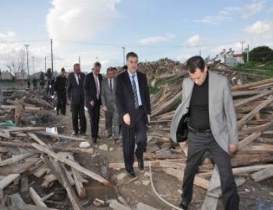 Vali Al, Kuşadası’nda Okul İnşaatlarında İncelemede Bulundu