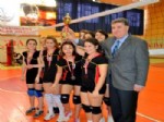 ÜNAL ŞAHIN - Voleybolda Ayvacık Anadolu Öğretmen Lisesi Şampiyon Oldu