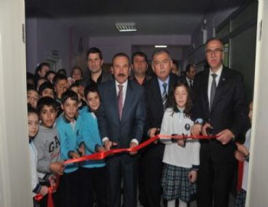 Belediye’den Süreyya Yiğit Okuluna Çok Amaçlı Salon