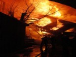 Beyoğlu’nda Korkutan Yangın… Tarihi Caminin İmam Odası Yandı (2)