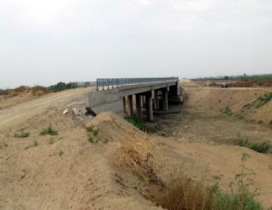 Chp Milletvekili Özel, Akhisar-salihli Bölünmüş Yolunu Gündeme Getirdi