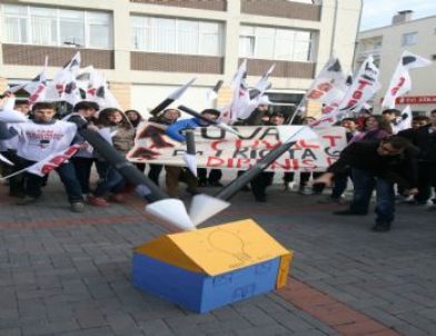 Türkiye Gençlik Birliği Üyeleriden Patriot Eylemi