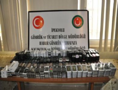 Habur Sınır Kapısı'nda Kaçak Cep Telefonu Operasyonu