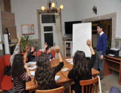 Güzelbahçe’de Öğrencilere Ücretsiz Matematik Dersi