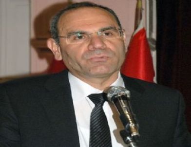 Bardakcı: Fareler ve İnsanlar Romanının Tercümelerini Bir Veli Şikayet Etti