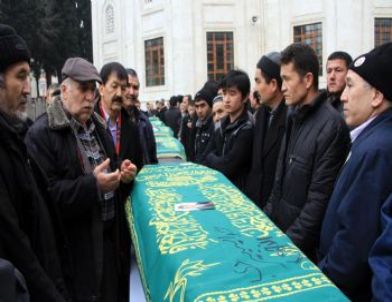 Doğalgaz Kurbanı Afgan Gençler İçin Cenaze Töreni Düzenlendi