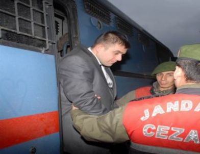 Düğünde Tek Kurşunla 2 Kişiyi Öldüren Gencin 50 Yıla Kadar Hapsi İstendi