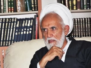 İranlı Din Adamı Şirazi, Şirazenin Ayarını Fena Kaçırdı