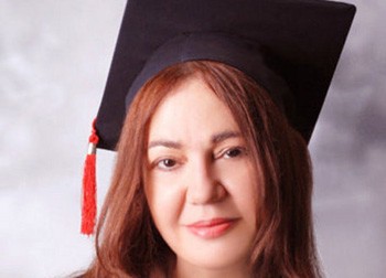 Nazan Öncel 57 Yaşında Üniversiteyi Bitirdi