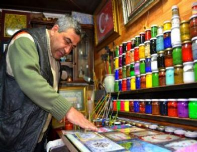 (özel Haber) Ebru Sevgisi Bodrum Katını Sanat Atölyesi'ne Dönüştürdü