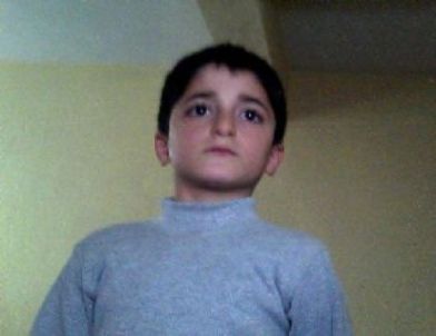 Kafasındaki Mermi Çekirdeğiyle Hayata Tutunmaya Çalışıyor