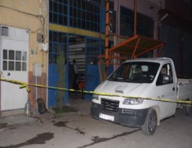 Bursa'da Yük Asansörü Yere Çakıldı: 2'si Ağır 5 Yaralı