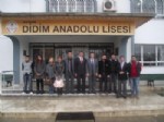 Didim’de AK Parti’li Gençlerden Okuma Kampanyasına Destek