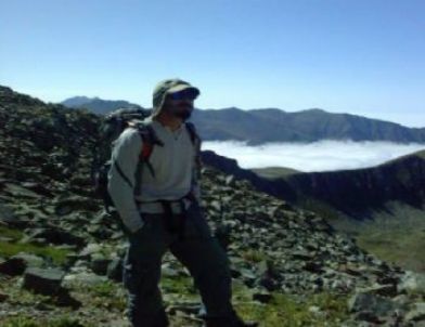 2,5 Saat İpte Asılı Kalan Dağcı Yaşam Savaşı Veriyor