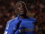 Chelsea Demba Ba ile turladı