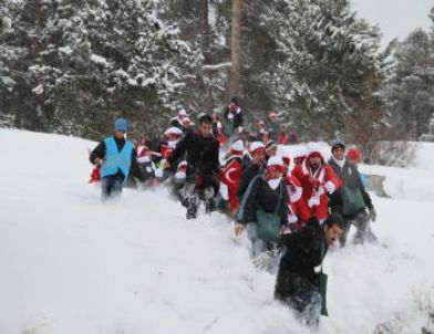 Kar Altında 90 Bin Şehit İçin Yürüdüler