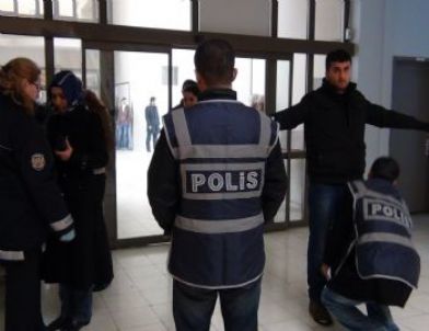 Malatya’da Aöf Sınavına 13 Bin 500 Öğrenci Girdi