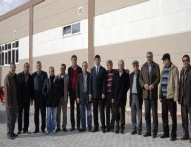 Akçay Kapalı Spor Salonu Hizmete Girdi