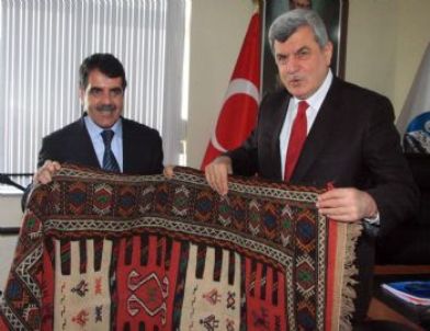 Başkan Karaosmanoğlu Şehitler İçin Yürüdü