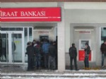 BANKA ŞUBESİ - Vatandaşların ATM Çilesi