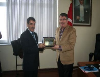 Kars’ı Ziyeret Eden Bakanlardan Belediye Başkanına Destek