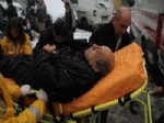 KELAYNAK - Yaralı Taşıyan Ambulans Karda Mahsur Kaldı