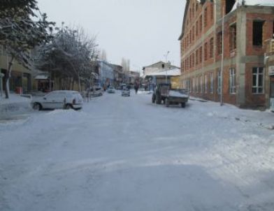 Bulanık’ta Kar Yağışı Hayatı Felç Etti